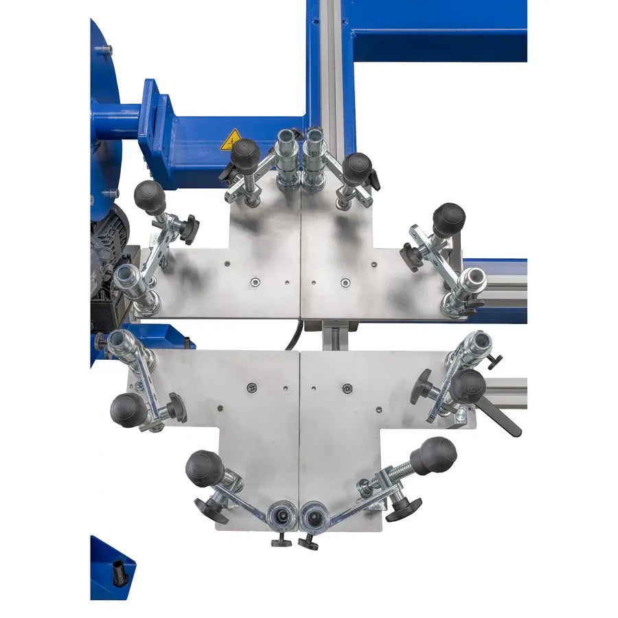 Draufsicht auf vier Spannecken für Rahmenprofile für Maß- und Winkelgenaues Spannen im Rahmenbau.