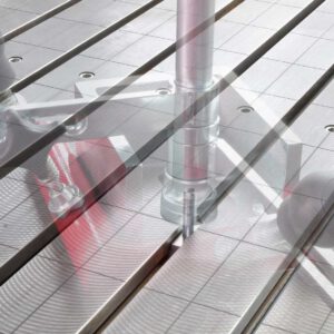 Spannmittel mit T-Nut