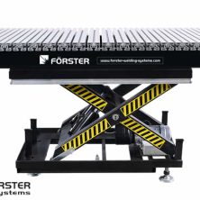 Ein höhenverstellbarer Schweißtisch mit Hubfunktion und X-Pro Profilierung